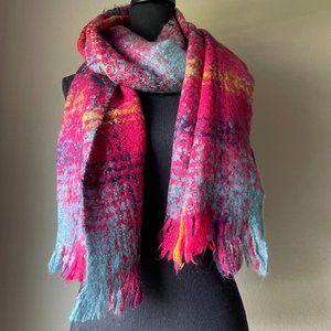 Pretty Persuasions Fuchsia Scarf